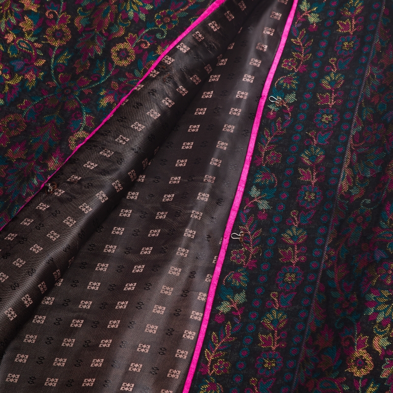 Black and Fuscia Print